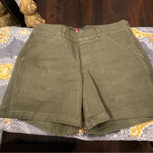 Spanx Stretch Twill 6inch short